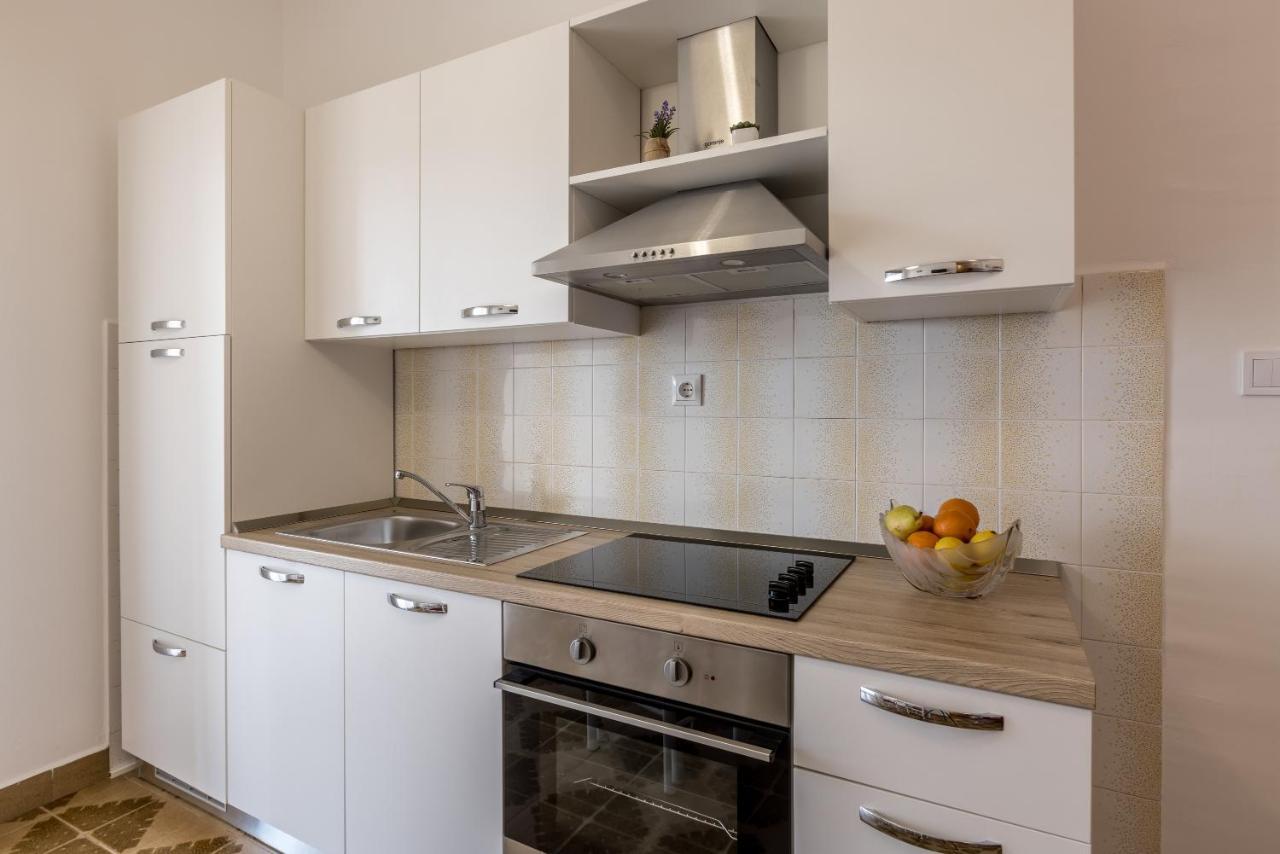 Family Apartments Jadrijevic Primošten Zewnętrze zdjęcie