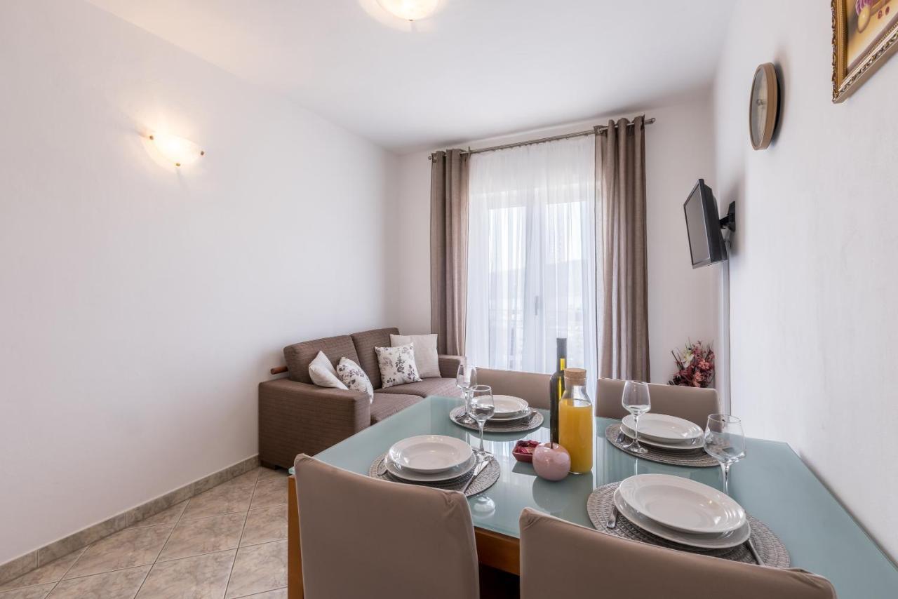 Family Apartments Jadrijevic Primošten Zewnętrze zdjęcie